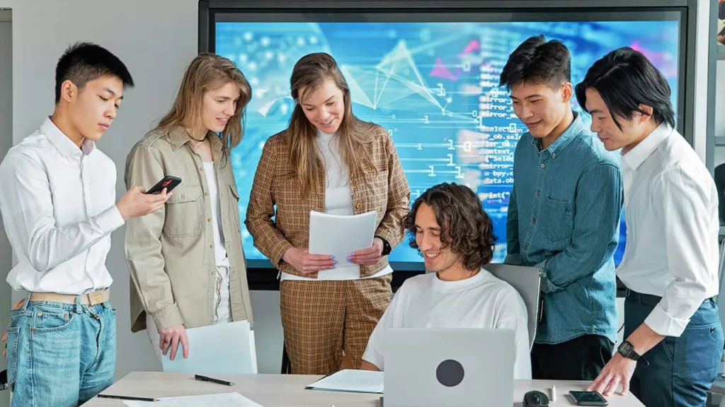 6 people working